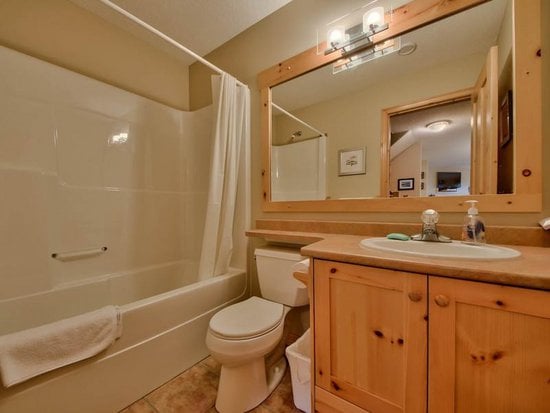 Sun Peaks 4 Bedroom Accommodation - Crystal Forest - #3593