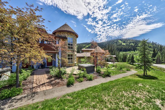 Sun Peaks 4 Bedroom Accommodation - Crystal Forest - #3593