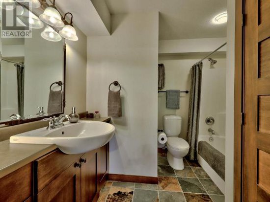 Sun Peaks 2 Bedroom Accommodation - Stone's Throw - #3600 Sun Peaks 2 Bedroom Accommodation - Stone's Throw - #3600