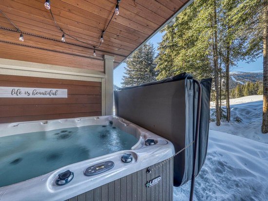 Sun Peaks 2 Bedroom Accommodation - Stone's Throw - #3600 Sun Peaks 2 Bedroom Accommodation - Stone's Throw - #3600