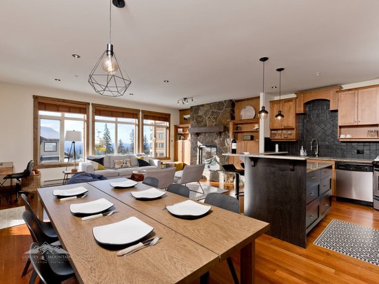 Big White 2 Bedroom Accommodation - Southpoint - #3623