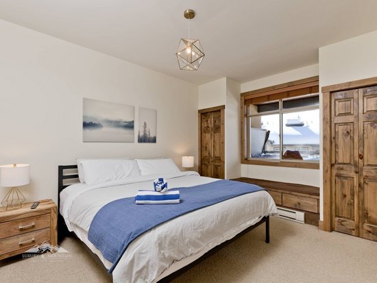 Big White 2 Bedroom Accommodation - Southpoint - #3623