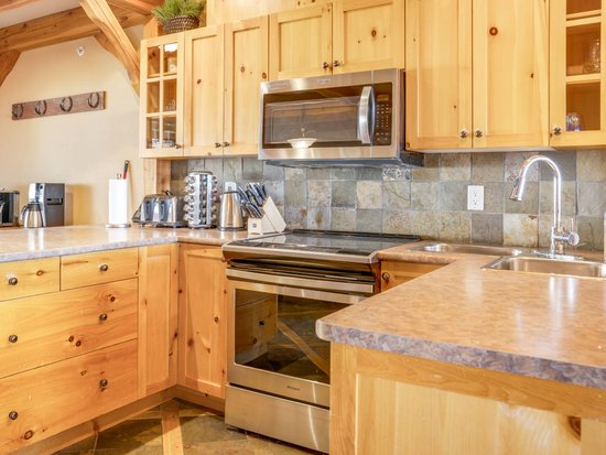 Big White 3 Bedroom Accommodation - Black Bear II - #3733