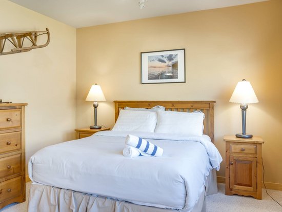 Big White 3 Bedroom Accommodation - Black Bear II - #3733