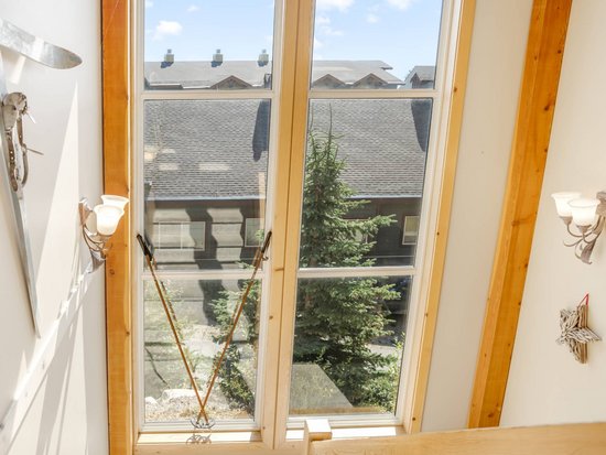 Big White 3 Bedroom Accommodation - Black Bear II - #3733