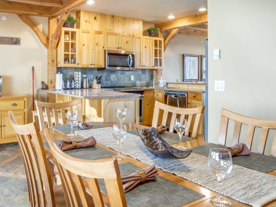 Big White 3 Bedroom Accommodation - Black Bear II - #3733