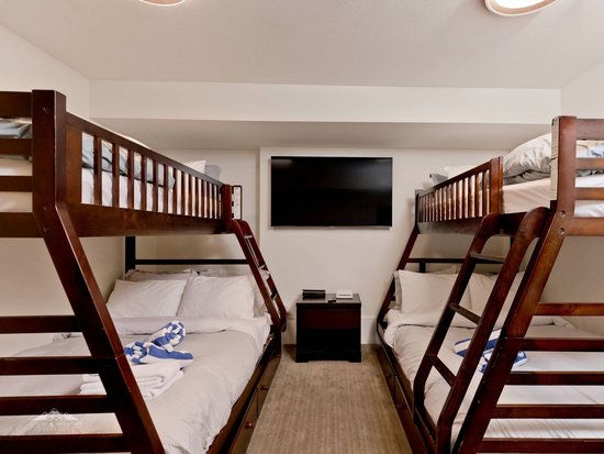 Big White 4 Bedroom Accommodation - The Edge - #3734