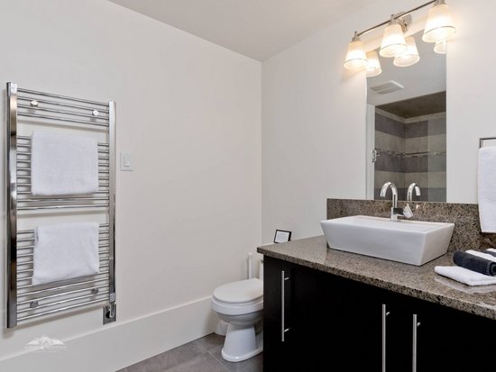 Big White 4 Bedroom Accommodation - The Edge - #3734