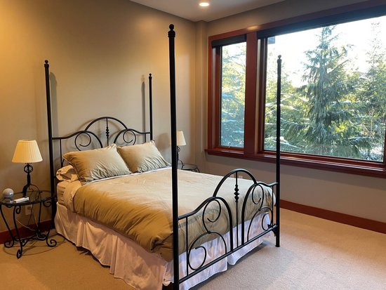 Whistler 4 Bedroom Accommodation - Chalet/House - #3757 Whistler 4 Bedroom Accommodation - Chalet/House - #3757