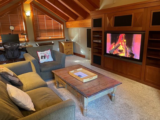 Whistler 4 Bedroom Accommodation - Chalet/House - #3757 Whistler 4 Bedroom Accommodation - Chalet/House - #3757