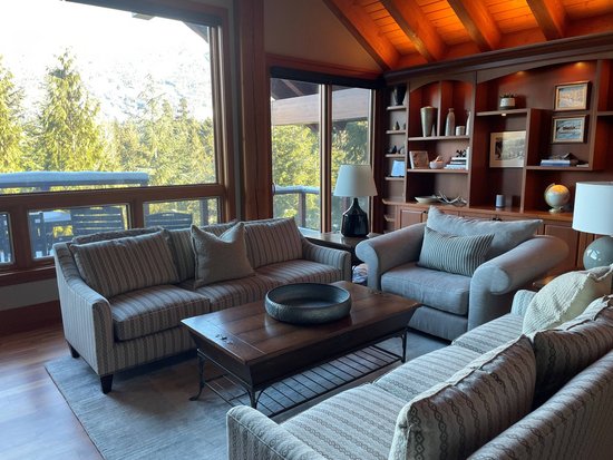 Whistler 4 Bedroom Accommodation - Chalet/House - #3757 Whistler 4 Bedroom Accommodation - Chalet/House - #3757