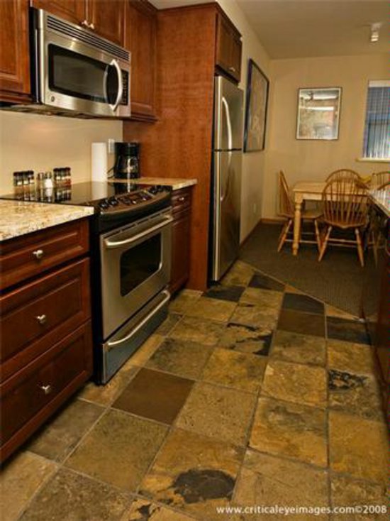 Whistler 4 Bedroom Accommodation - Valhalla - #376 Whistler 4 Bedroom Accommodation - Valhalla - #376