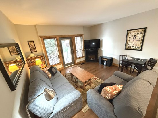 Osoyoos 2 Bedroom Accommodation - Casa Del Mila Oro Resort - #3784