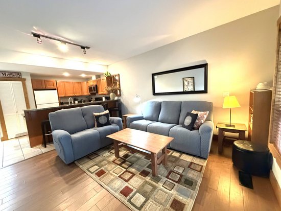 Osoyoos 2 Bedroom Accommodation - Casa Del Mila Oro Resort - #3784