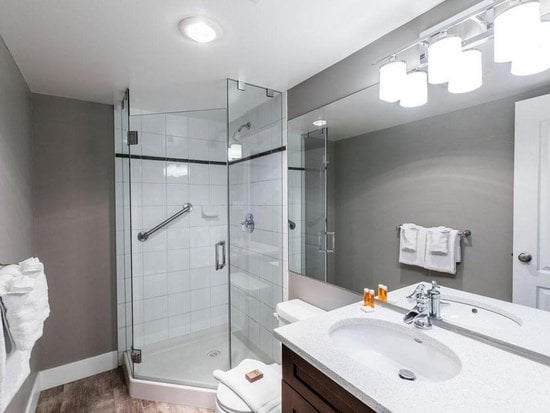 Whistler 2 Bedroom Accommodation - Whistler Town Plaza - Deer Lodge - #3798