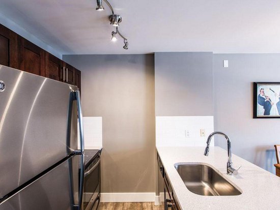 Whistler 2 Bedroom Accommodation - Whistler Town Plaza - Deer Lodge - #3798