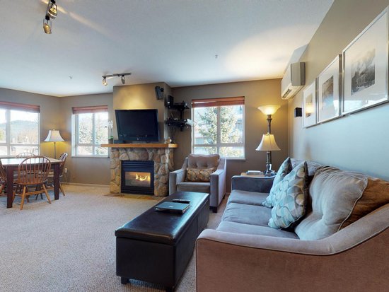 Whistler 1 Bedroom Accommodation - Whistler Town Plaza - Deer Lodge - #3800