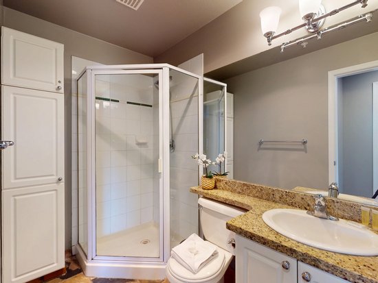 Whistler 1 Bedroom Accommodation - Whistler Town Plaza - Deer Lodge - #3800