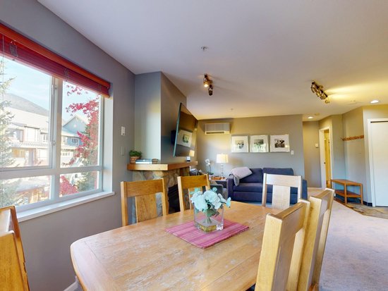 Whistler 1 Bedroom Accommodation - Whistler Town Plaza - Deer Lodge - #3800