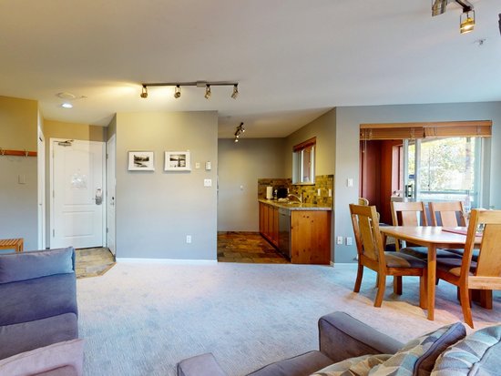 Whistler 1 Bedroom Accommodation - Whistler Town Plaza - Deer Lodge - #3800