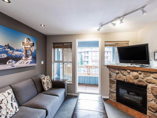 Whistler 2 Bedroom Accommodation - Whistler Town Plaza - Eagle Lodge - #3803
