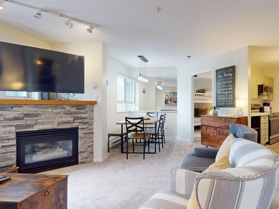 Whistler 2 Bedroom Accommodation - Whistler Town Plaza - Eagle Lodge - #3803