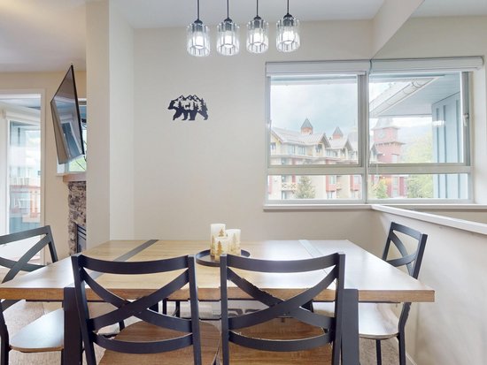 Whistler 2 Bedroom Accommodation - Whistler Town Plaza - Eagle Lodge - #3803