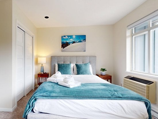 Whistler 2 Bedroom Accommodation - Whistler Town Plaza - Eagle Lodge - #3803