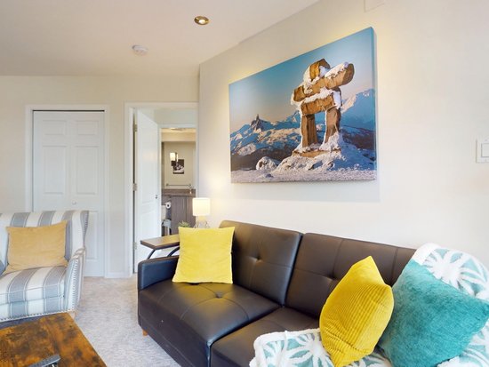Whistler 2 Bedroom Accommodation - Whistler Town Plaza - Eagle Lodge - #3803