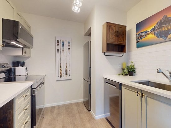 Whistler 2 Bedroom Accommodation - Whistler Town Plaza - Eagle Lodge - #3803