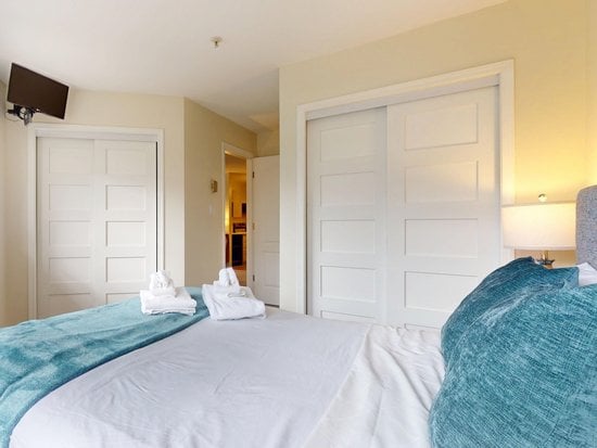 Whistler 2 Bedroom Accommodation - Whistler Town Plaza - Eagle Lodge - #3803