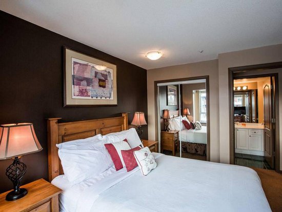 Whistler 1 Bedroom Accommodation - Whistler Town Plaza - Bear Lodge - #3804