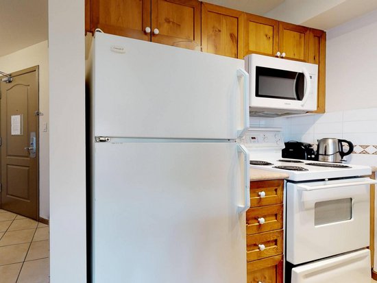 Whistler 1 Bedroom Accommodation - Whistler Town Plaza - Bear Lodge - #3804