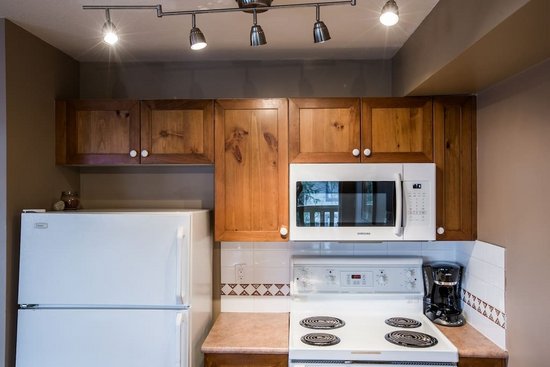 Whistler 1 Bedroom Accommodation - Whistler Town Plaza - Bear Lodge - #3804