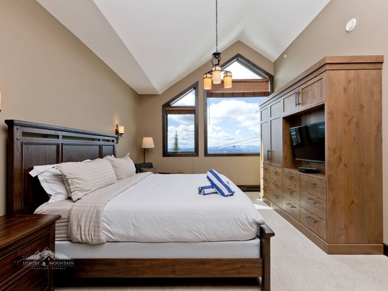 Big White 6 Bedroom Accommodation - White Caviar - #3808 Big White 6 Bedroom Accommodation - White Caviar - #3808