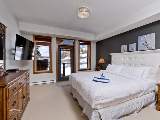 Big White 3 Bedroom Accommodation - Snowbird Lodge - #3814