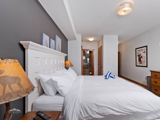 Big White 3 Bedroom Accommodation - Snowbird Lodge - #3814