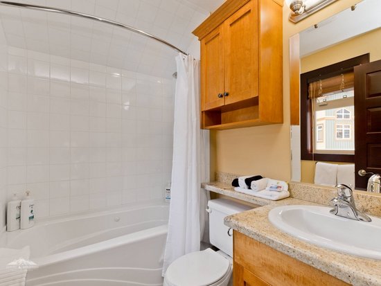 Big White 3 Bedroom Accommodation - Aspens - #3924