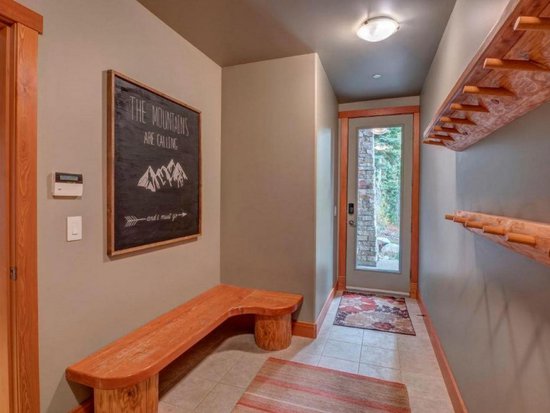 Big White 4 Bedroom Accommodation - Magnificent Moonshine - #3925