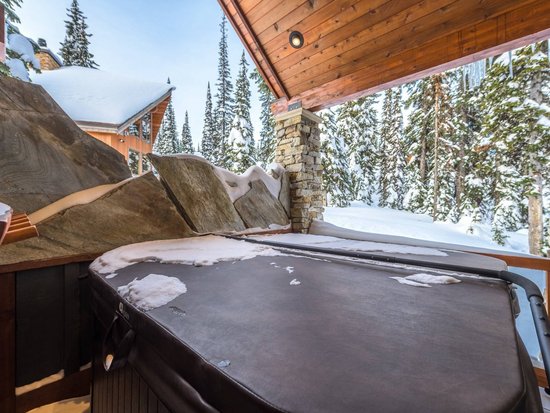 Big White 4 Bedroom Accommodation - Magnificent Moonshine - #3925