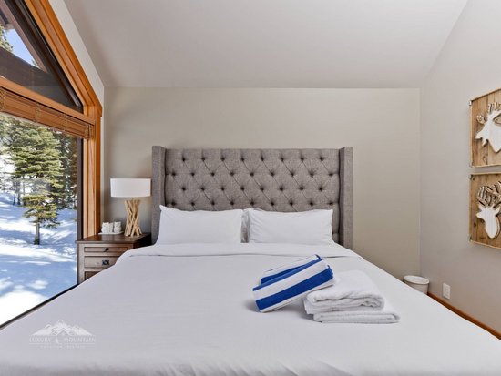 Big White 4 Bedroom Accommodation - Magnificent Moonshine - #3925