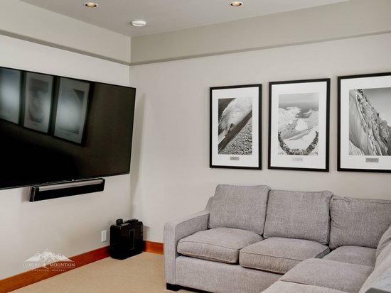 Big White 4 Bedroom Accommodation - Magnificent Moonshine - #3925