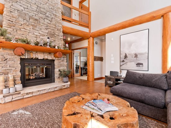 Big White 4 Bedroom Accommodation - Magnificent Moonshine - #3925