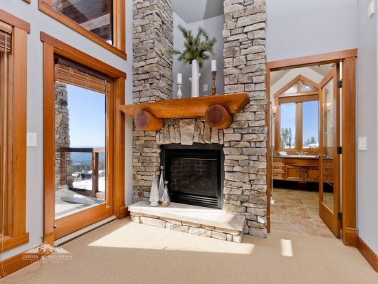 Big White 4 Bedroom Accommodation - Magnificent Moonshine - #3925