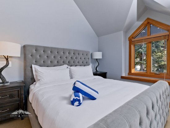 Big White 4 Bedroom Accommodation - Magnificent Moonshine - #3925