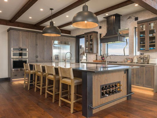 Big White 6 Bedroom Accommodation - Snow Peaks - #3926