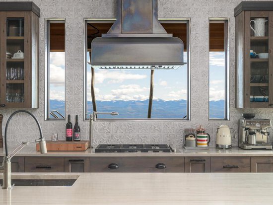 Big White 6 Bedroom Accommodation - Snow Peaks - #3926