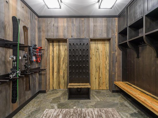 Big White 6 Bedroom Accommodation - Snow Peaks - #3926