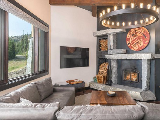 Big White 6 Bedroom Accommodation - Snow Peaks - #3926