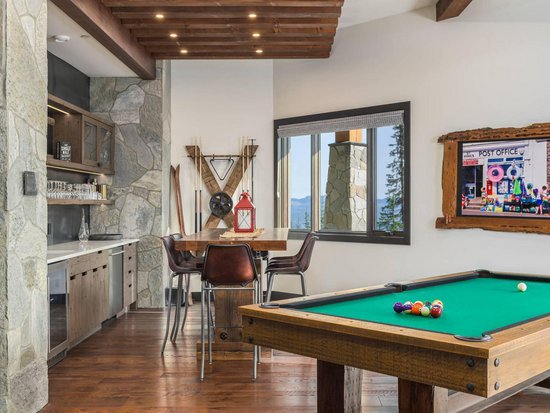 Big White 6 Bedroom Accommodation - Snow Peaks - #3926